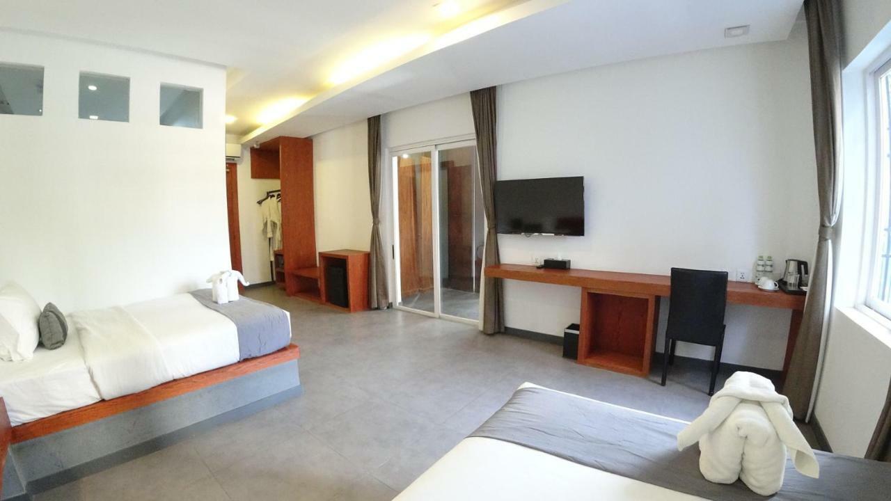 Hotel Records Phnom Penh Bagian luar foto