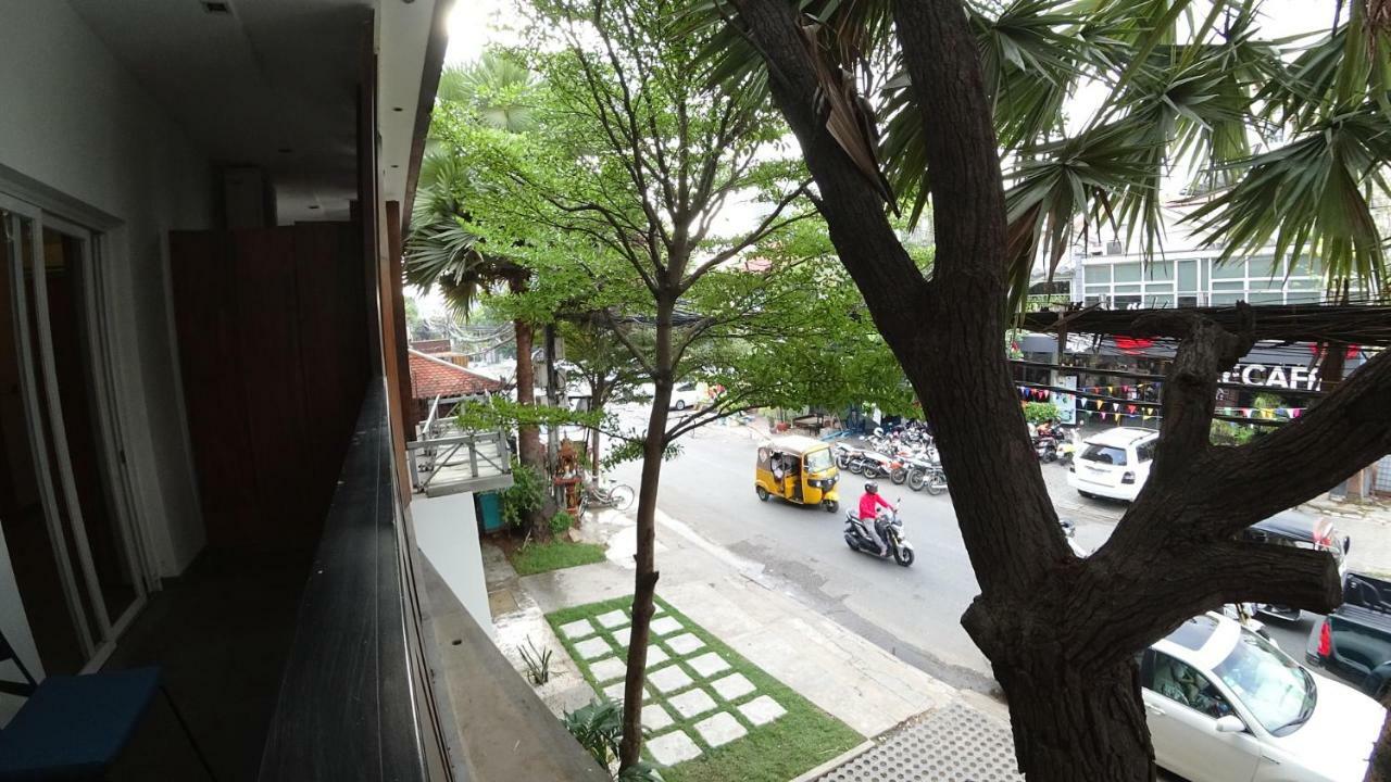 Hotel Records Phnom Penh Bagian luar foto