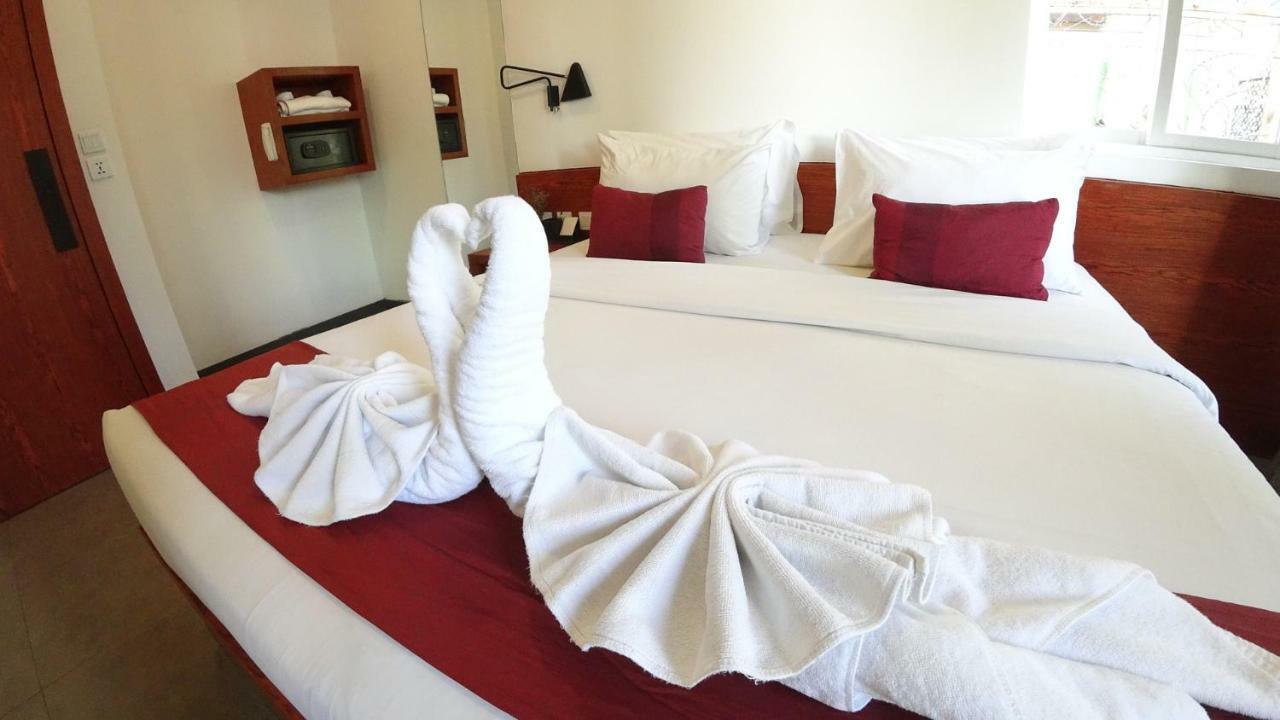 Hotel Records Phnom Penh Bagian luar foto