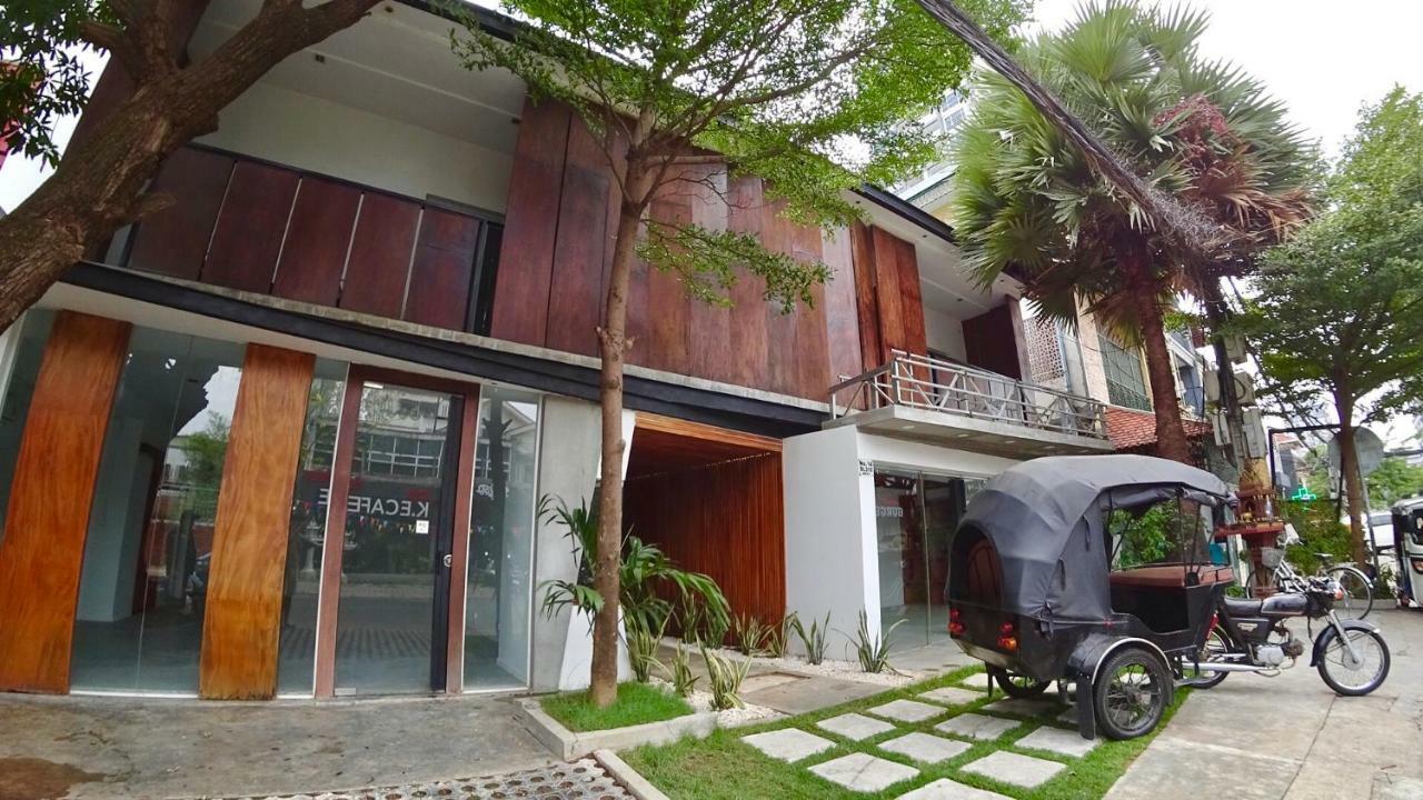 Hotel Records Phnom Penh Bagian luar foto