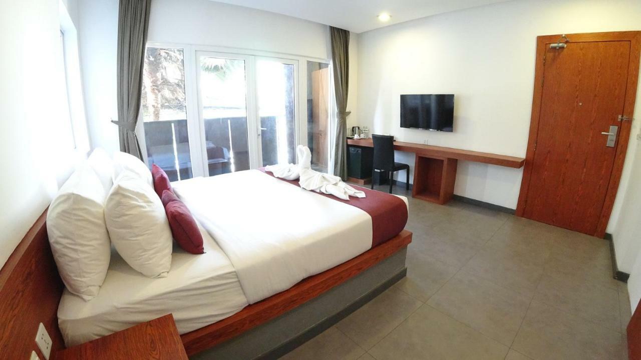 Hotel Records Phnom Penh Bagian luar foto