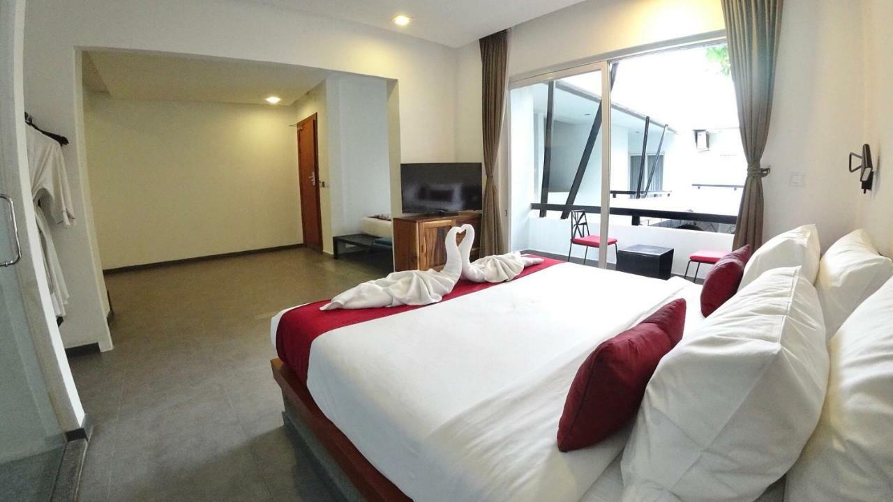 Hotel Records Phnom Penh Bagian luar foto