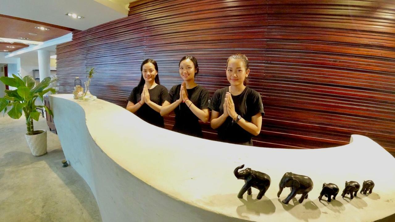 Hotel Records Phnom Penh Bagian luar foto