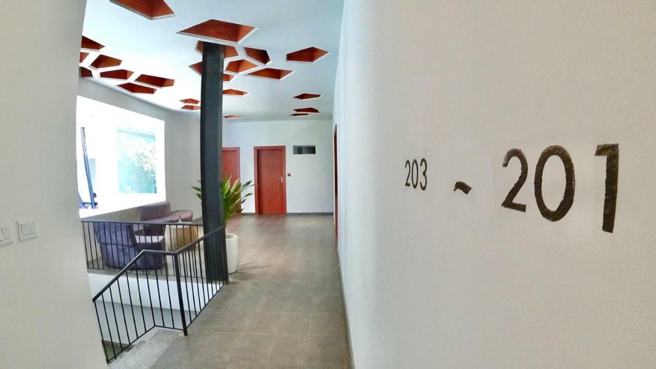 Hotel Records Phnom Penh Bagian luar foto