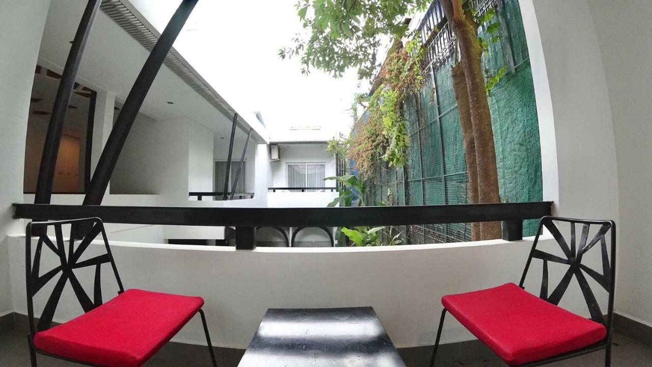 Hotel Records Phnom Penh Bagian luar foto