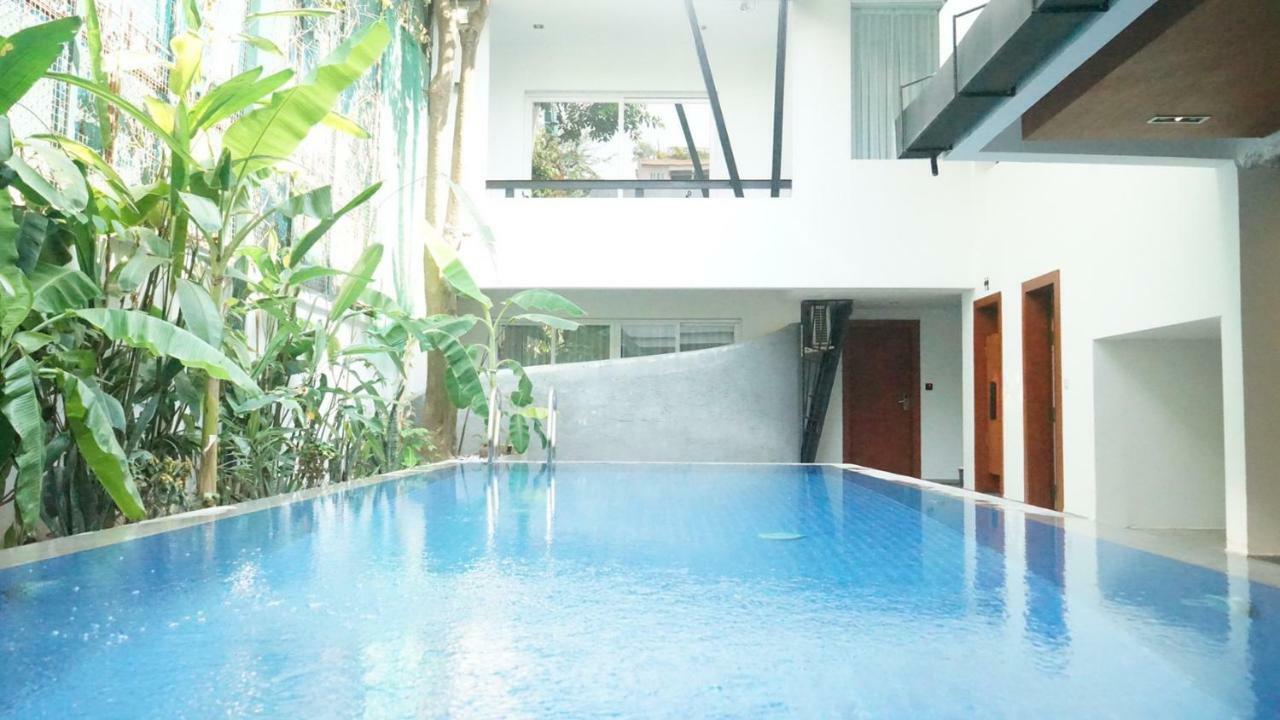 Hotel Records Phnom Penh Bagian luar foto
